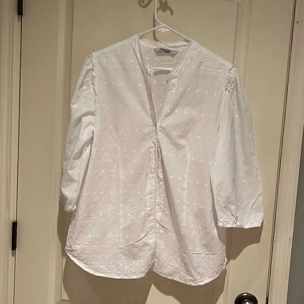 New Direction eyelet top Size L